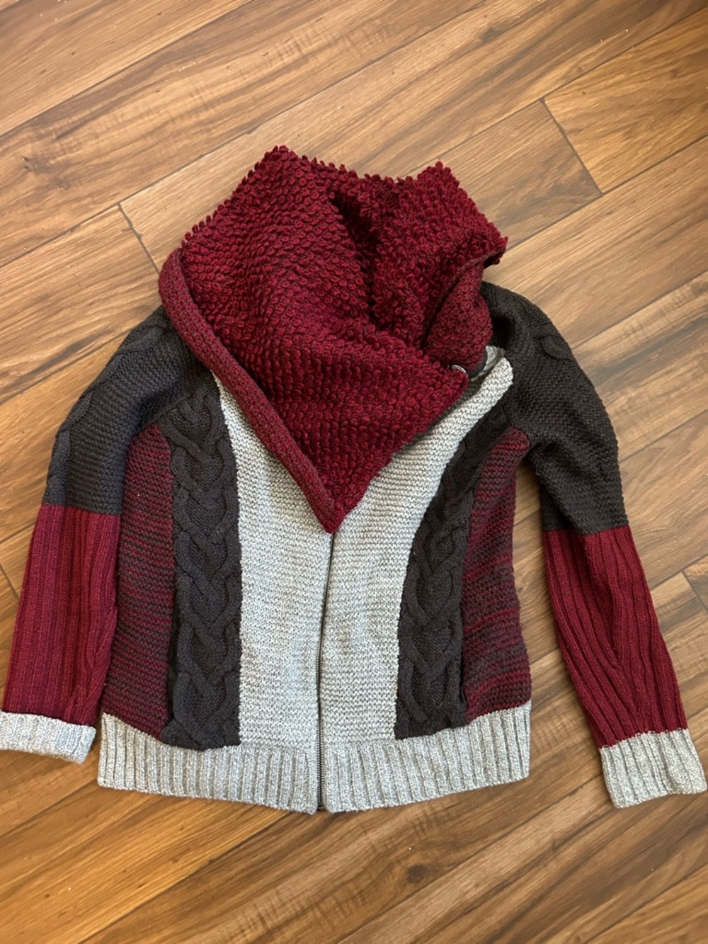 Curio New York Sweater with built in “scarf.” Size small
